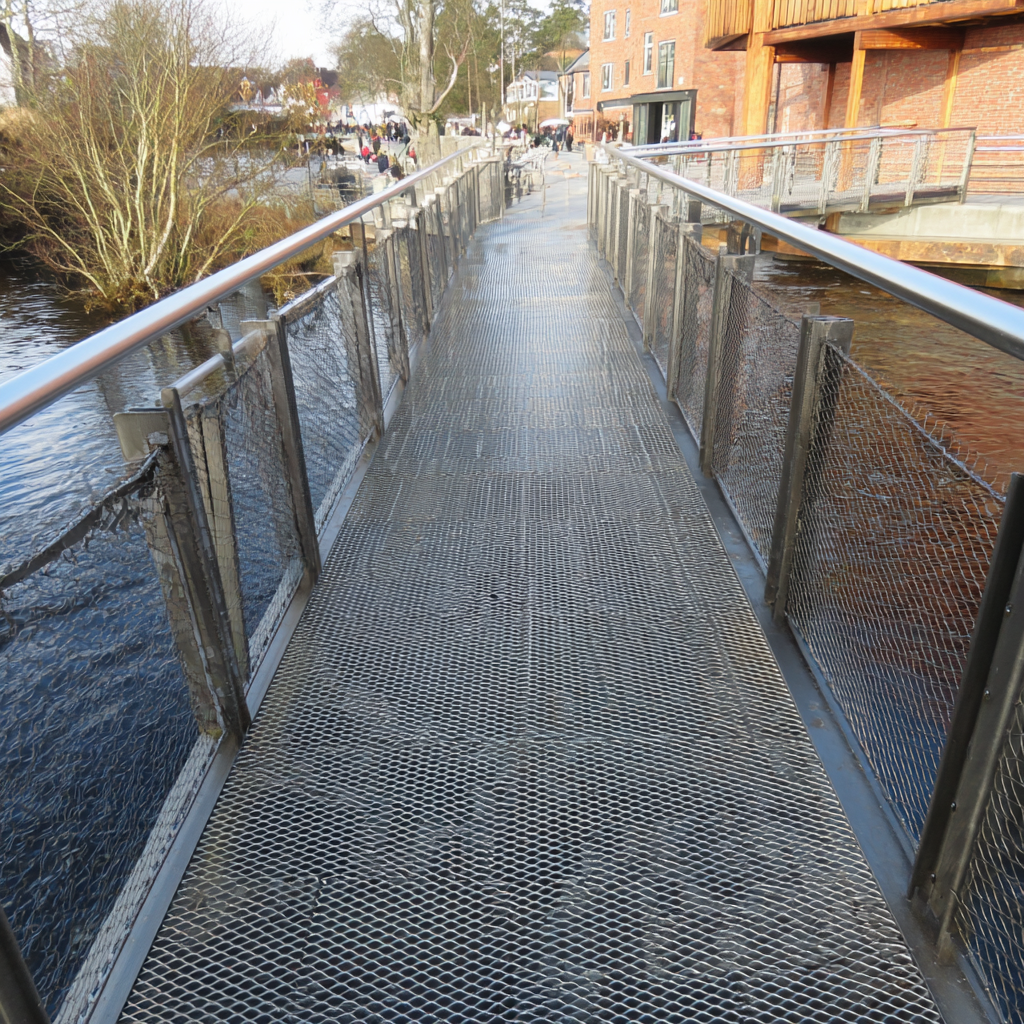 Chapa expandida para passarelas